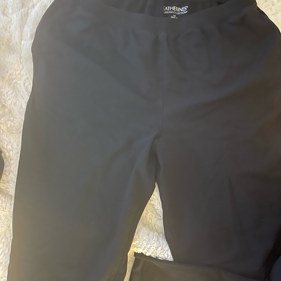 Black pants - Picture 2 of 4